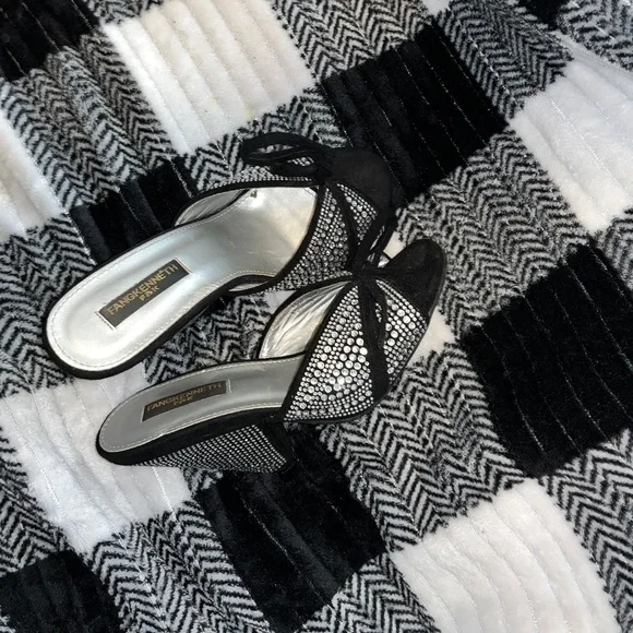 Shoes - Picture 1 of 3